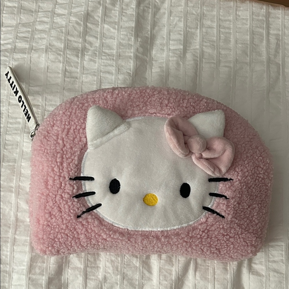 NWOT Hello kitty cosmetic case